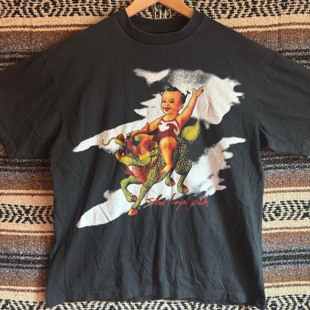 Stone Temple Pilots 1994 Tour Purple Album band shirt Reprint black size XL